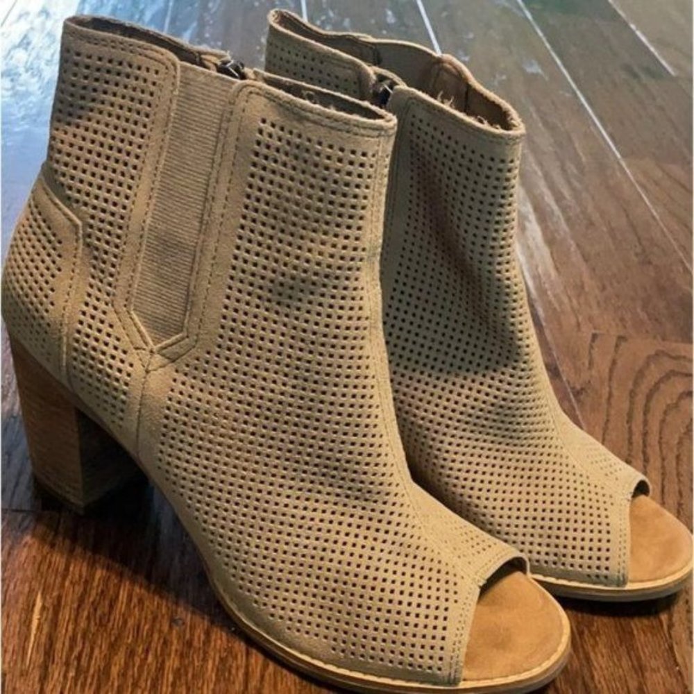 TOMS Majorca Peep Toe Booties Women's Size 9.5 lol